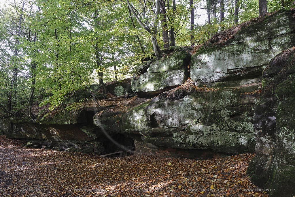 Kirkel-Neuhaeusel, Felsenpfad Freuenbrunnen; Kirkel-Neuhaeusel, rock path Freuenbrunnen.