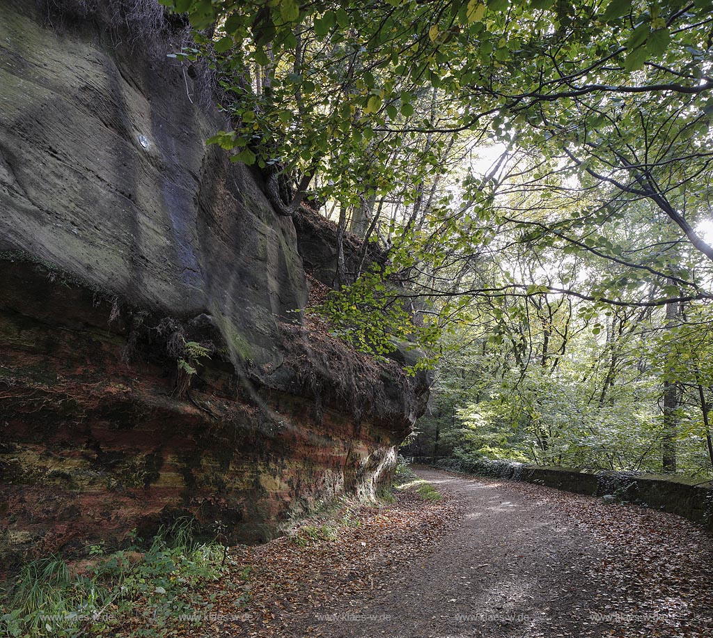 Kirkel-Neuhaeusel, Felsenpfad Freuenbrunnen, Wasserfelsen; Kirkel-Neuhaeusel, rock path Freuenbrunnen, water rocks.