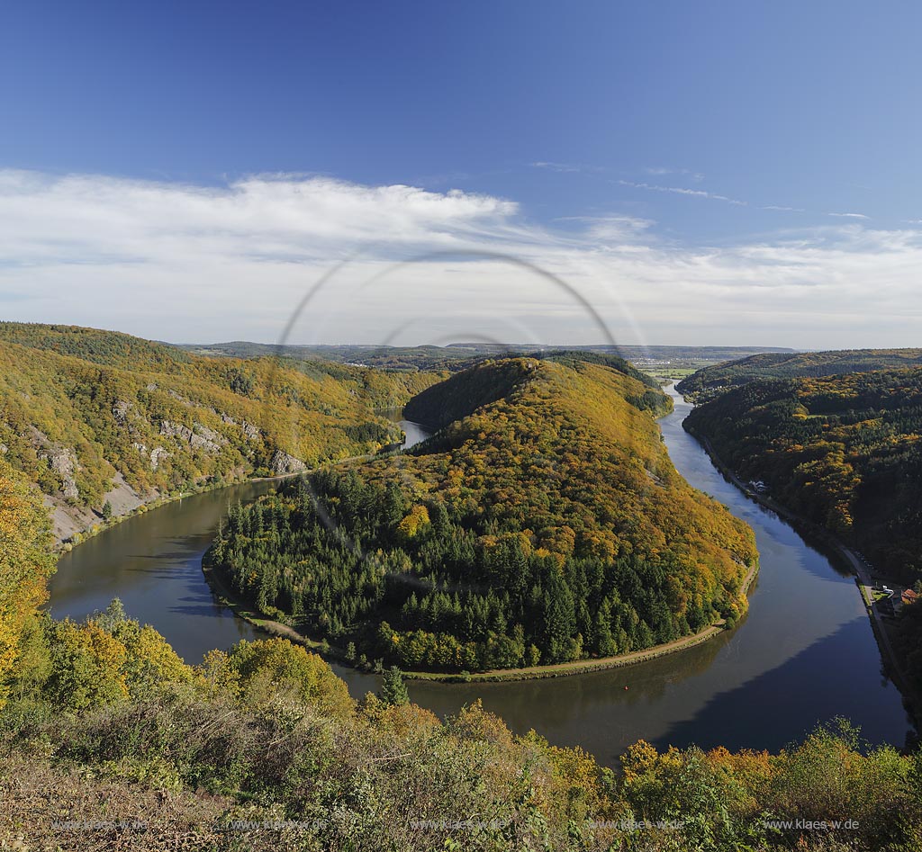 Mettlach-Orscholz, Blick vom Cloef auf die grosse Saarschleife; Mettlach-Orscholz, view from Cloef to the  sinuosity  of the river Saar.