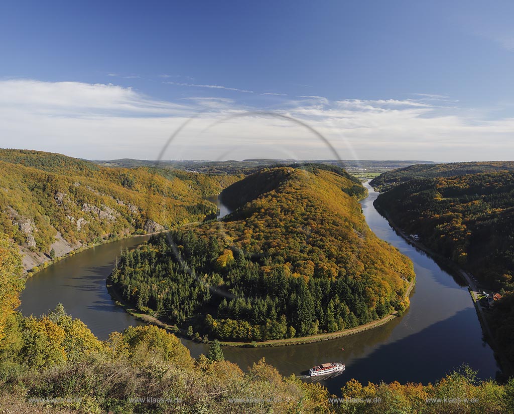 Mettlach-Orscholz, Blick vom Cloef auf die grosse Saarschleife; Mettlach-Orscholz, view from Cloef to the  sinuosity  of the river Saar.