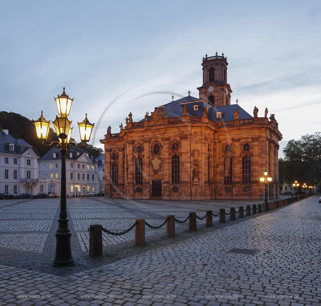 Saarbruecken, Alt-Saarbruecken, Blick auf die Ludwigskirche zur blauen Stunde, sie gilt als einer der bedeutendsten evangelischen barocken Kirchenbauten Deutschlands; Saarbruecken, Alt-Saarbruecken, view to the church Ludwigskirche at blue hour.