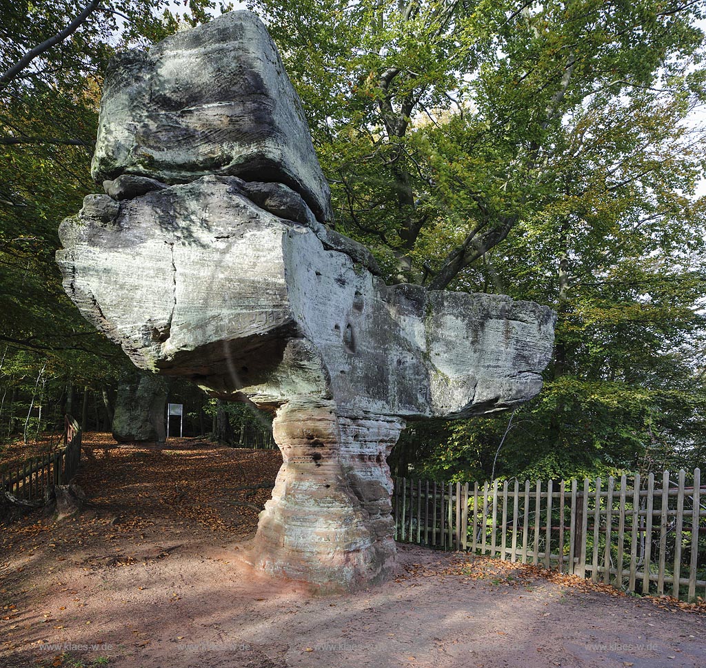 St. Ingbert-Rentrisch, Buntsandsteinfelsen "Der Stiefel"; St. Ingbert-Rentrisch, sandstone rock  "Der Stiefel".