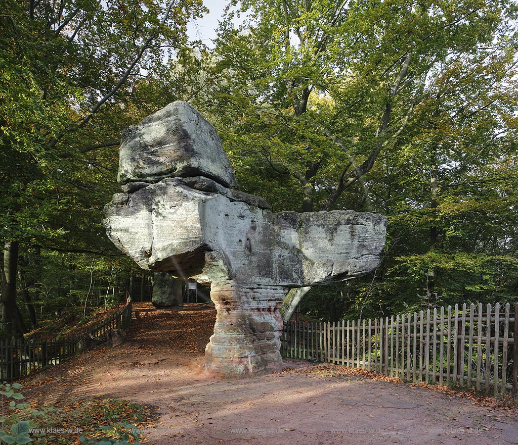 St. Ingbert-Rentrisch, Buntsandsteinfelsen "Der Stiefel"; St. Ingbert-Rentrisch, sandstone rock  "Der Stiefel".