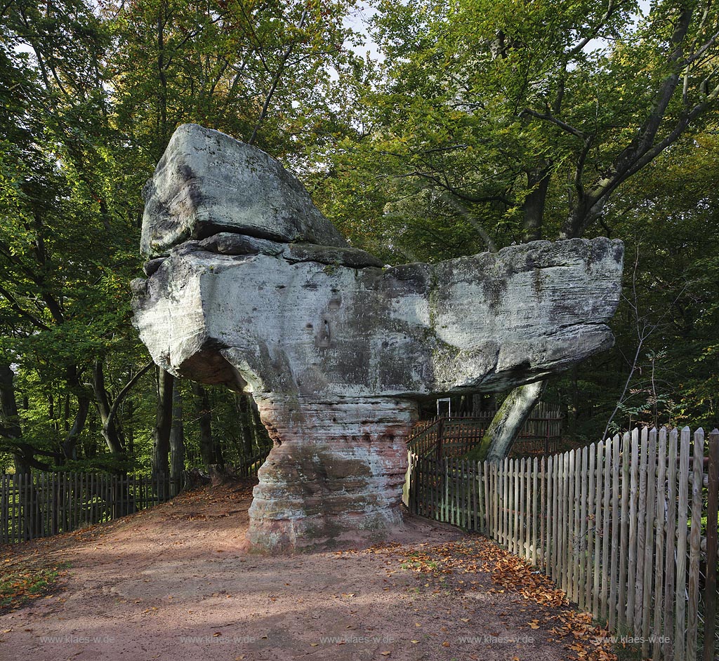 St. Ingbert-Rentrisch, Buntsandsteinfelsen "Der Stiefel"; St. Ingbert-Rentrisch, sandstone rock  "Der Stiefel".