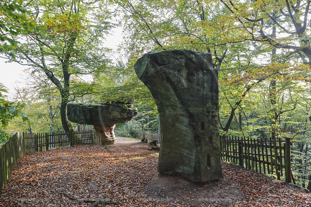 St. Ingbert-Rentrisch, Buntsandsteinfelsen "Der Stiefel" und "Der Teufelstisch"; St. Ingbert-Rentrisch, sandstone rock  "Der Stiefel" and "Der Teufelstisch".