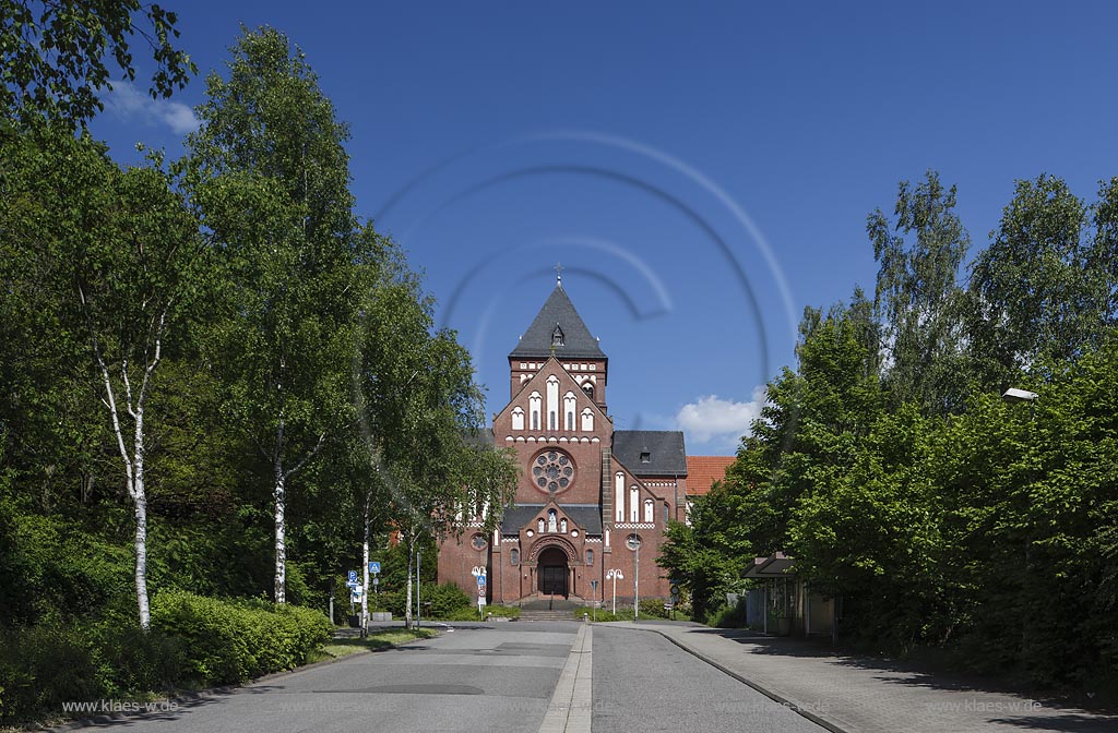 St. Wendel, Blick durch Birkenallee auf Kirche des Steyler Missionshauses; St. Wendel, view through the trees to the church of a seat of a missionary society of the Steyler Missionare.