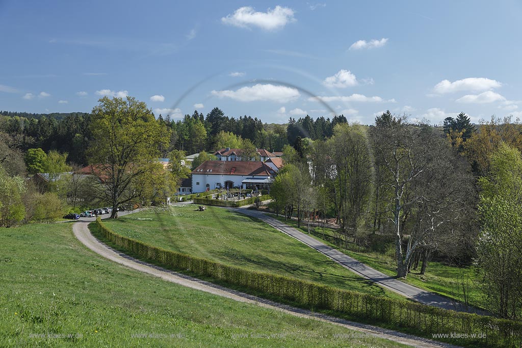 Theley Blick zum Hofgut Imsbach. 1812 schenkte "Napoleon" seinem Offizier "Charles Louis Narcisse Lapointe" dieses Hofgut. Nach dem Tod seines Enkel gibt es eine Stiftung, die heute ein Restaurant betreibt ;Theley Blick zum Hofgut Imsbach, group of buildings with a restaurant