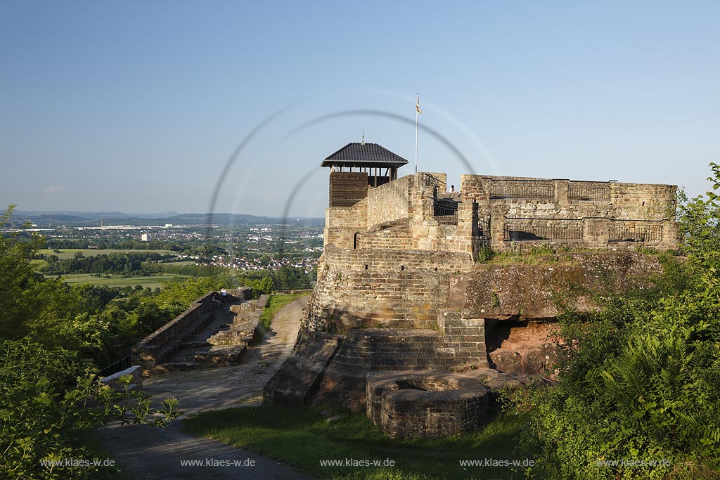 Felsberg Ueberherrn, Burgruine Teufelsburg in Felsberg, historisch: Neu-Felsberg; Felsberg Ueberherrn, castle ruin Teufelsburg in Felsberg, once Neu-Felsberg.