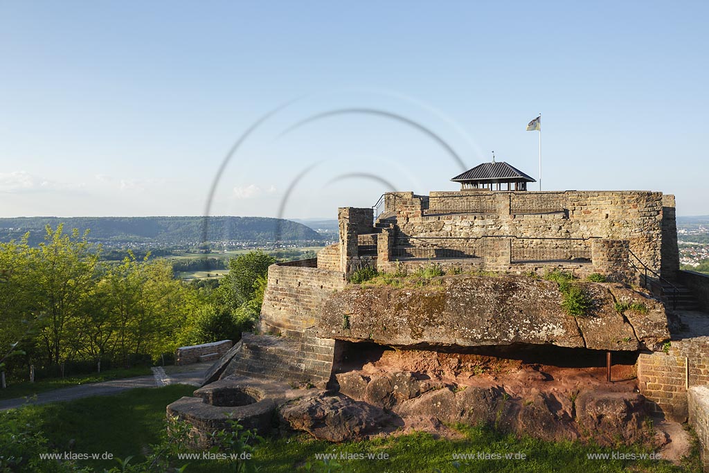 Felsberg Ueberherrn, Burgruine Teufelsburg in Felsberg, historisch: Neu-Felsberg; Felsberg Ueberherrn, castle ruin Teufelsburg in Felsberg, once Neu-Felsberg.