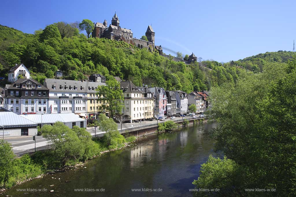 Altena, Blick auf Burg, Stadt und Lenne, Sauerland