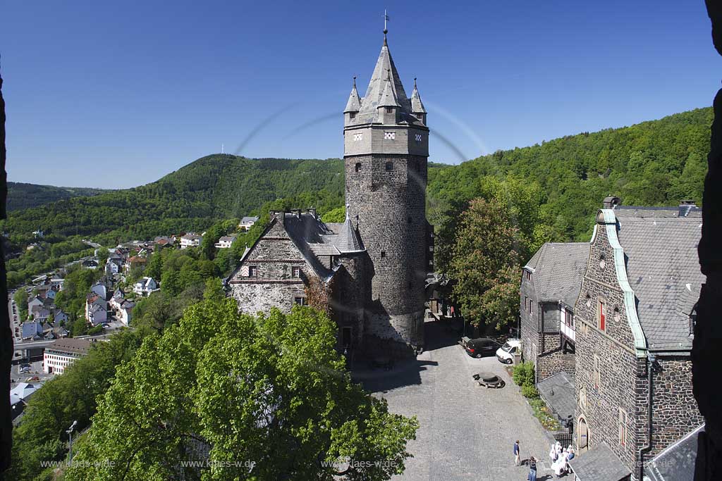 Altena, Blick auf Burg und Stadt, Sauerland