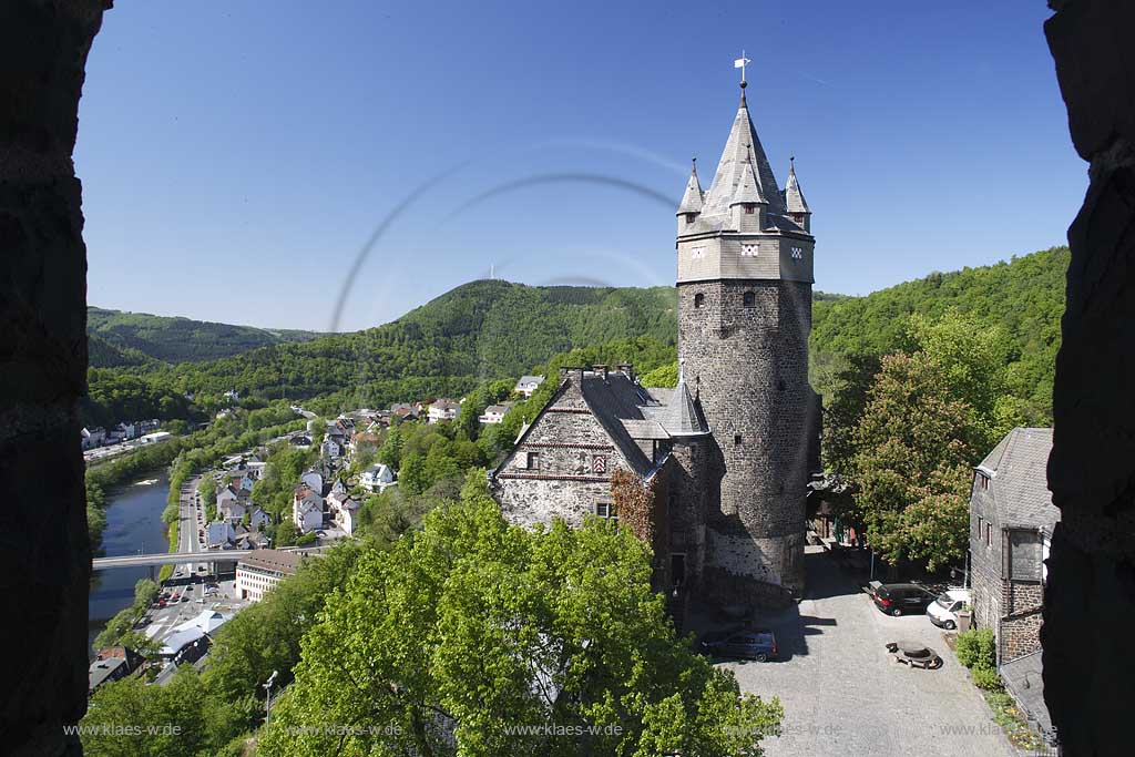 Altena, Blick auf Burg und Stadt, Sauerland