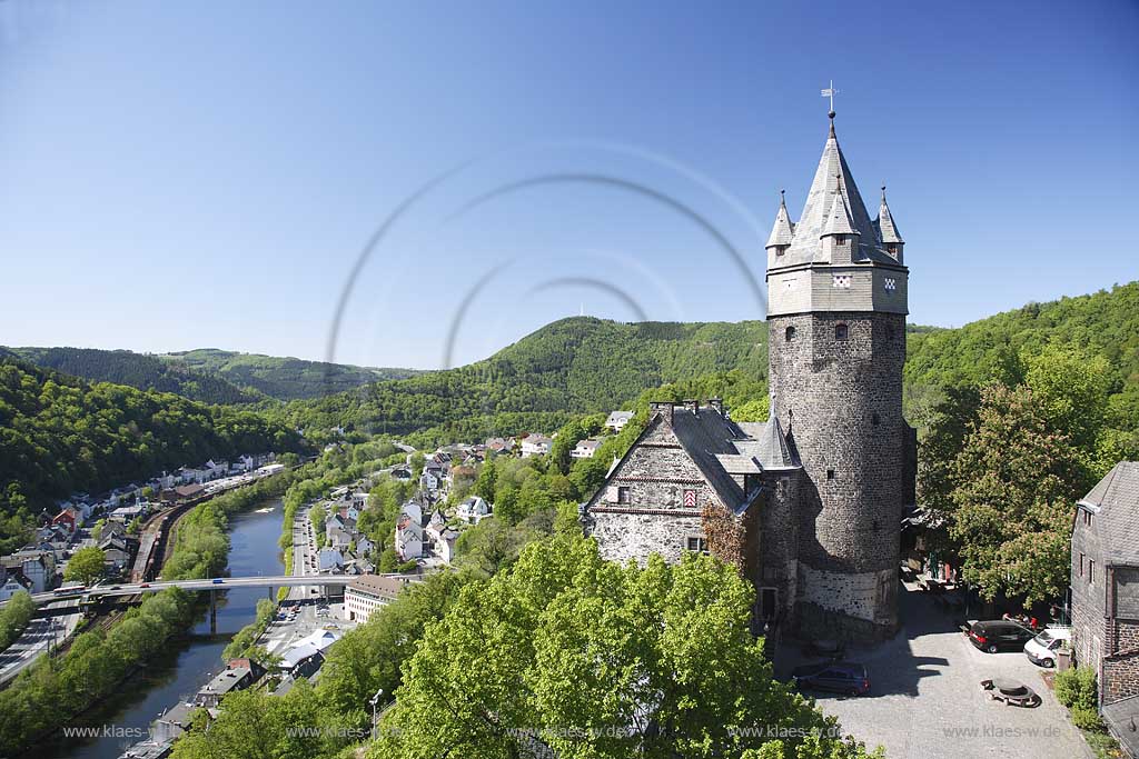 Altena, Blick auf Burg, Stadt und Lenne Sauerland