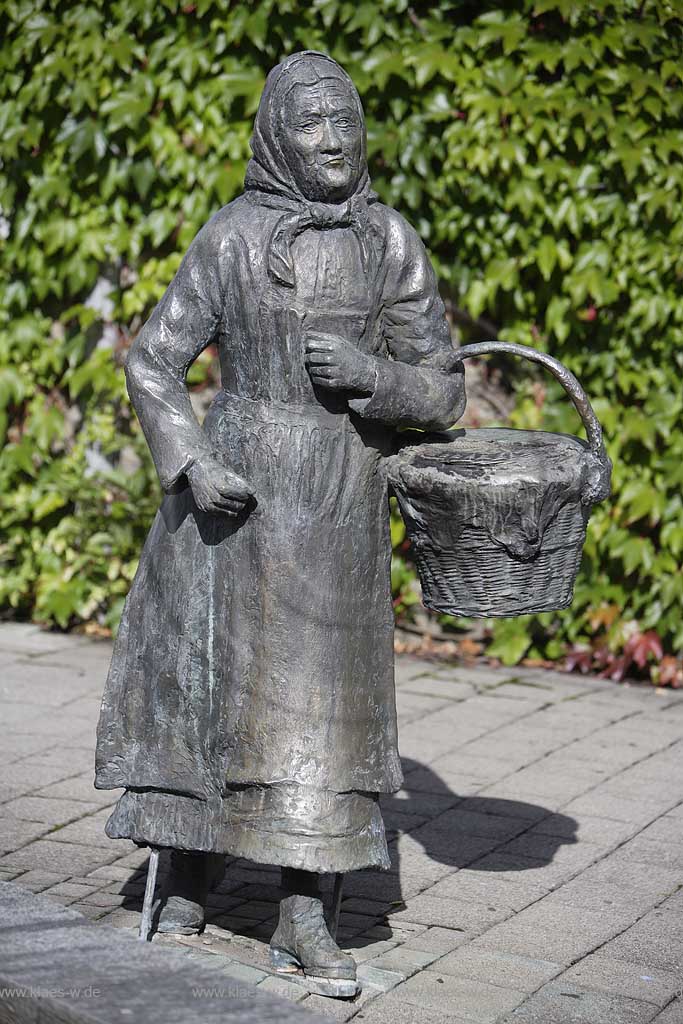 Arnsberg, Butterbettken, Blick auf Denkmal, Sauerland