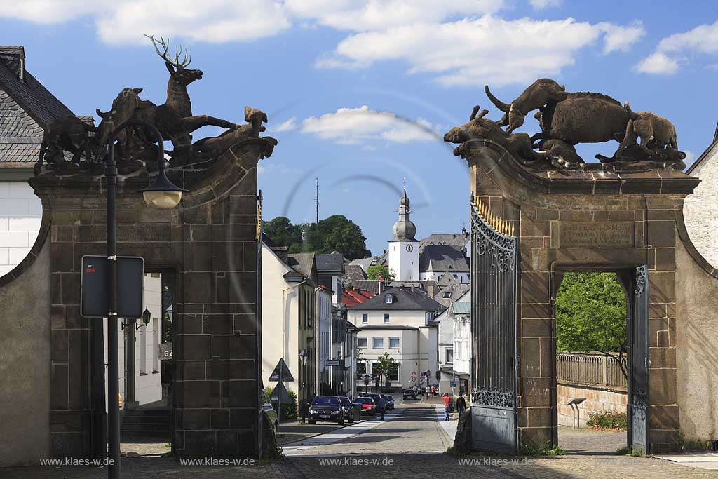 Arnsberg, Blick durchs Hirschberger Tor auf Stadt, Sauerland