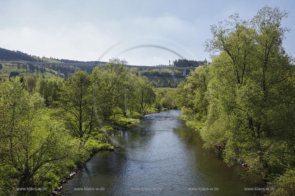 Arnsberg Rumbeck, Ruhr mit Talbruecke und Deitmecke im Hintergrund; Arnsberg Rumbeck, river Ruhr with bridge Talbruecke and Deitmecke in the background.