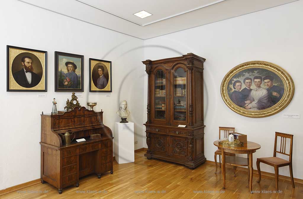 Arnsberg Innenaufnahme im Sauerland Museum mit der Dauerausstellung verschiedene raeume; Internal view into Sauerlan mueum of Arnsberg with the permanten exhibition