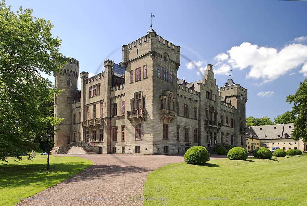 Arnsberg-Herdringen, Blick auf Schloss Herdringen mit Schlosspark, Sauerland, Hochsauerland