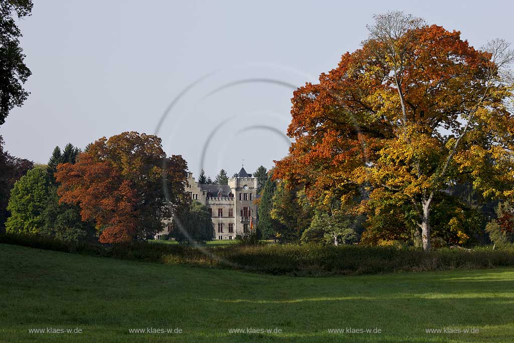 Arnsberg Herdringen Blick auf Schloss Herdringen welches in den 1960er Jahren als Kulisse fr Edgar Wallace Filme diente