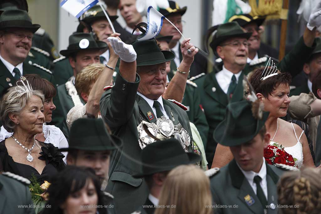 Neheim, Huesten, Hsten, Schuetzenfest, Schtzenfest, Blick auf Festzug, Hochsauerlandkreis, Sauerland