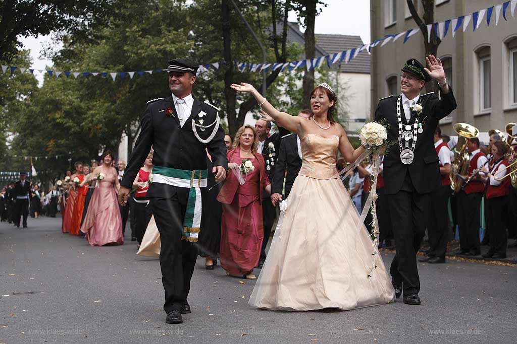 Neheim, Huesten, Hsten, Schuetzenfest, Schtzenfest, Blick auf Festzug, Hochsauerlandkreis, Sauerland