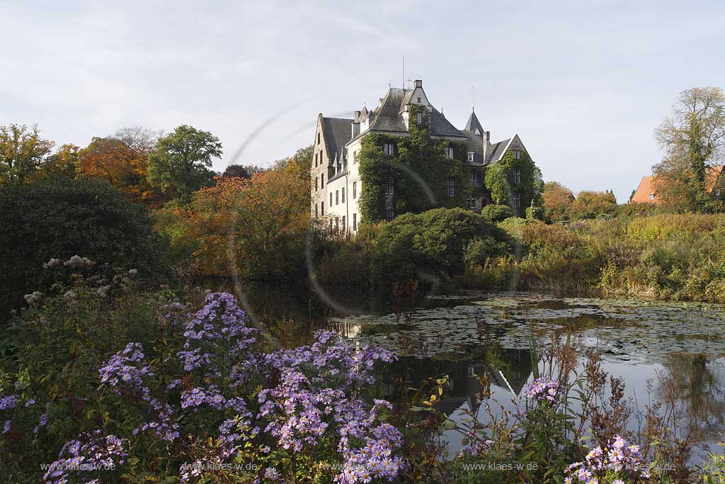 In den 1960er Jahren dienten Schloss und Park (wie auch das nahe Arnsberg Vosswinkel das mit Efeu und wildem Wein bewachsene Wasserschloss Schloss Herdringen diente in den 1960er Jahren als Kulisse fr Edgar-Wallace-Filme.