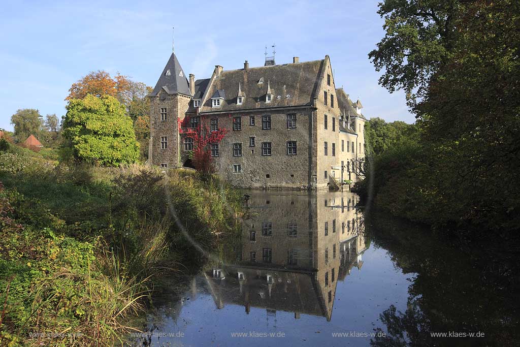 In den 1960er Jahren dienten Schloss und Park (wie auch das nahe Arnsberg Vosswinkel das mit Efeu und wildem Wein bewachsene Wasserschloss Schloss Herdringen diente in den 1960er Jahren als Kulisse fr Edgar-Wallace-Filme.