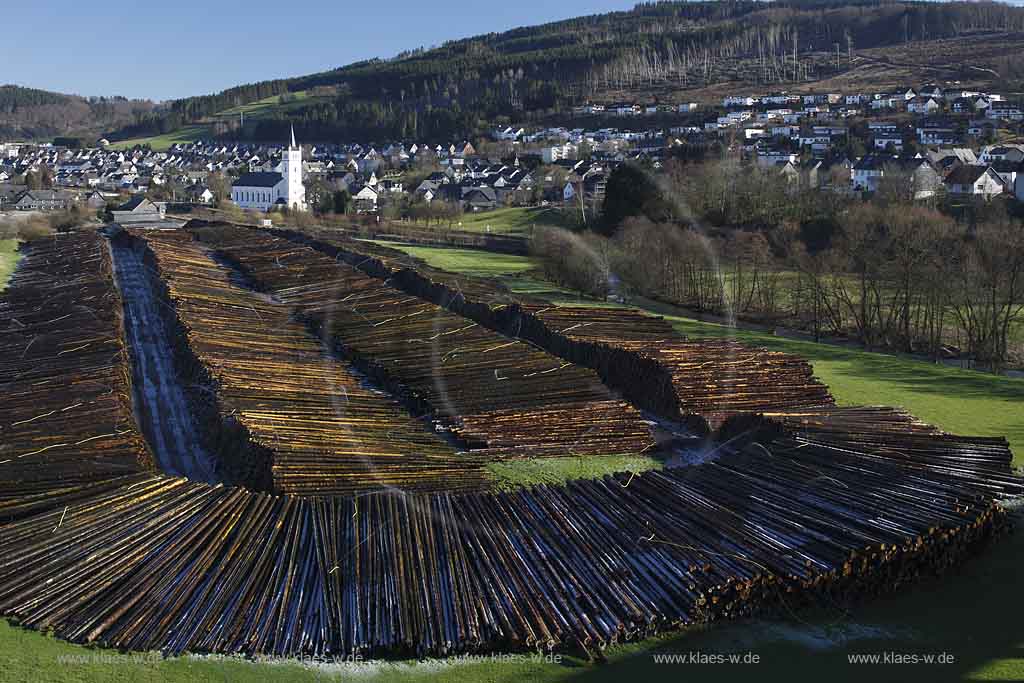 Bestwig, Velmede, Blick zum Ort, Naholzlager,