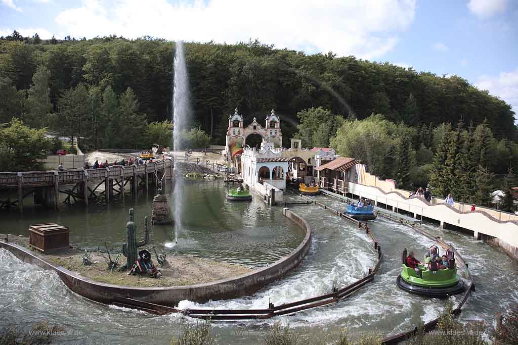 Bestwig, Fort Fun, Blick auf Wildwasserbahn, Sauerland