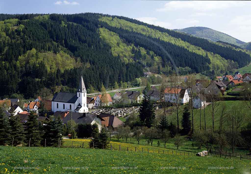 Brilon, Bontkirchen, Hochsauerlandkreis, Blick auf Ort und Landschaft, Sauerland