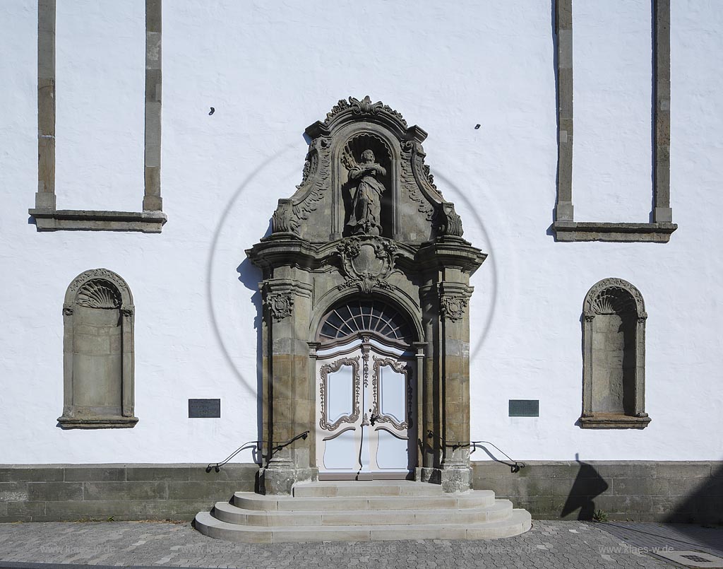 Brilon, St. Nikolaikirche, Westportal; Brilon, church St. Nikolaikirche, westportal.