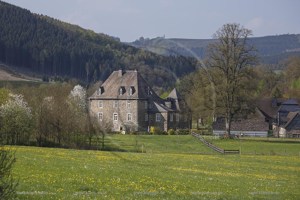 Eslohe, Haus Wenne, Haus Wenne, wurde 1371 erstmals urkundlich erwaehnt. Das Gut war Stammsitz der Herren von der Wenne ; Eslohe, Haus Wenne, estade Haus Wenne.