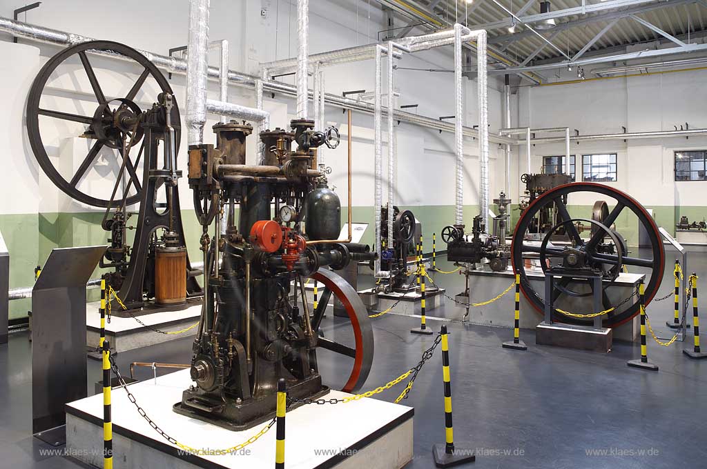Eslohe, Maschinen- und Heimatmuseum Dampfmaschine in Maschinenhalle; museum of machines, engenes, machinery and local history with steam engine in machine hall