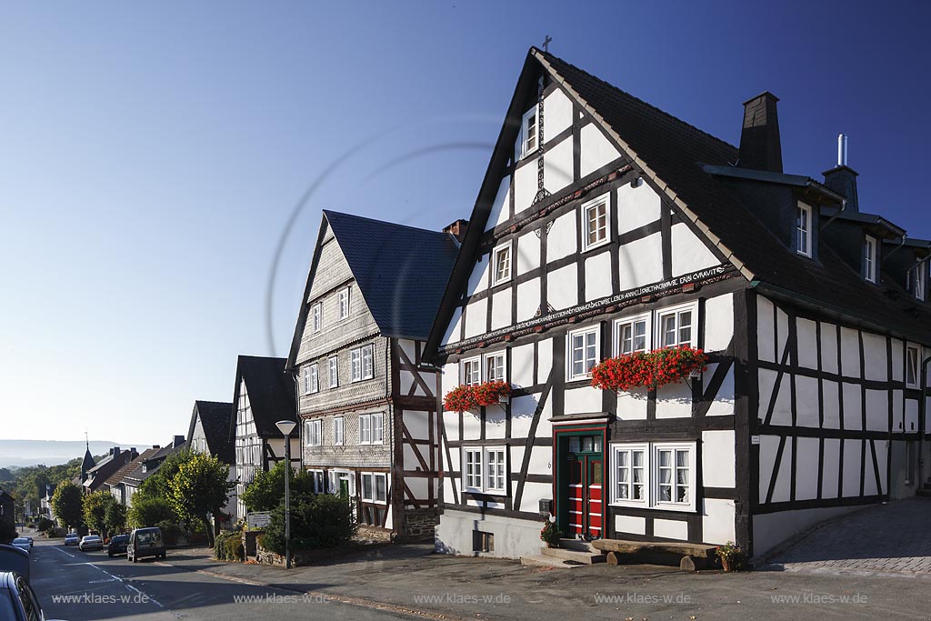 Hallenberg, Fachwerkhaeuser in der Petrusstrasse; Hallenberg, frame houses in the street Petrusstrasse.