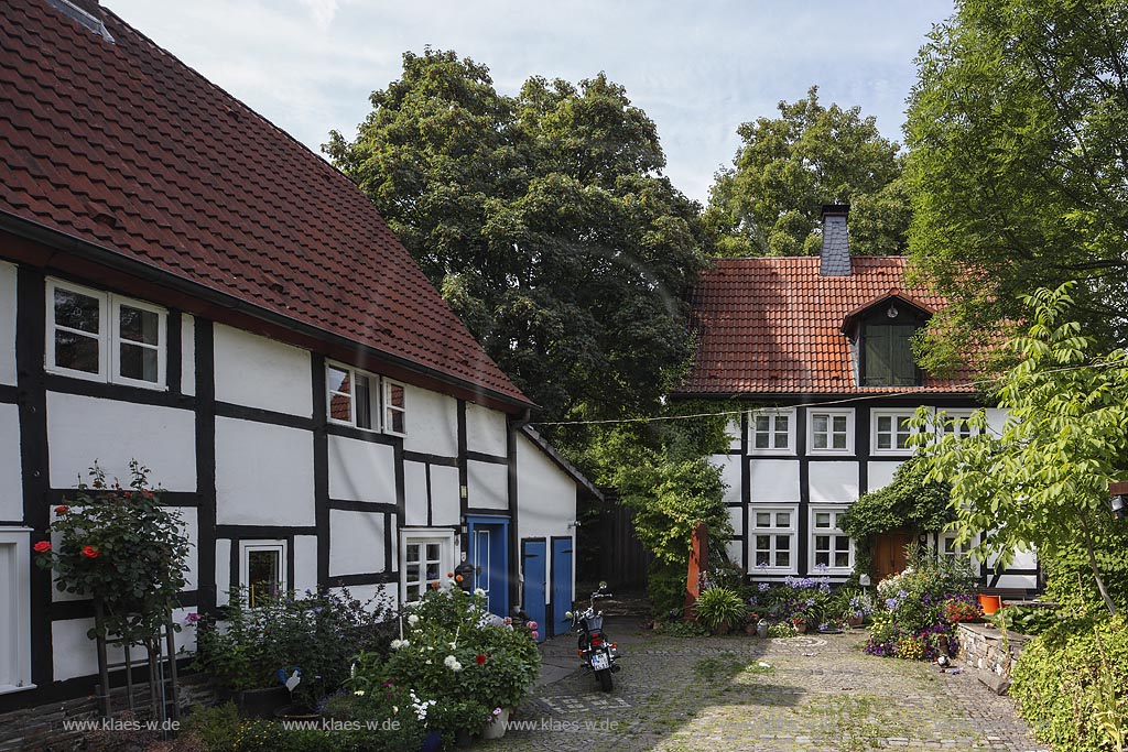 Hemer-Sundwig, Fachwerkwinkel, alte Fachwerkhaeuser; Hemer-Sundwig, old half-timbered houses.