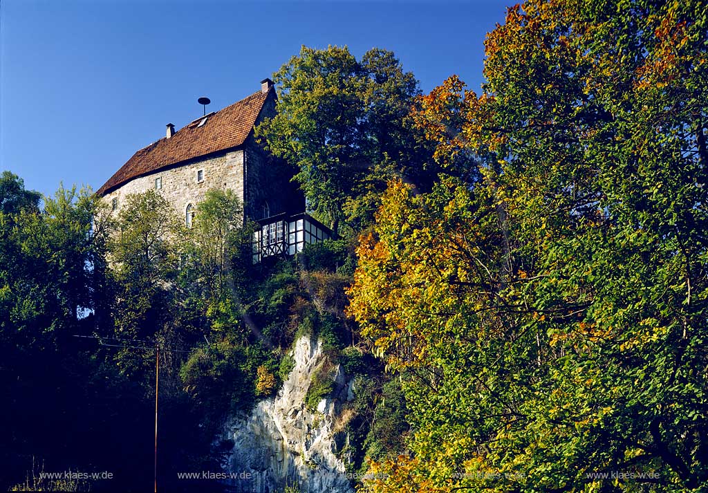 Hoennetal, Kreis Arnsberg, Blick auf Burg Klausestein, Sauerland