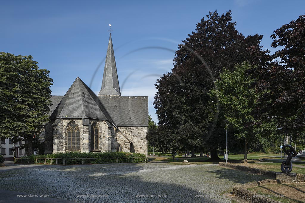 Iserlohn, evangelische St. Pankratiuskirche, auch Bauernkirche genannt mit blauem Himmel; Iserlohn, evangelic church St. Pankratius, also named Bauernkirche with blue sky.