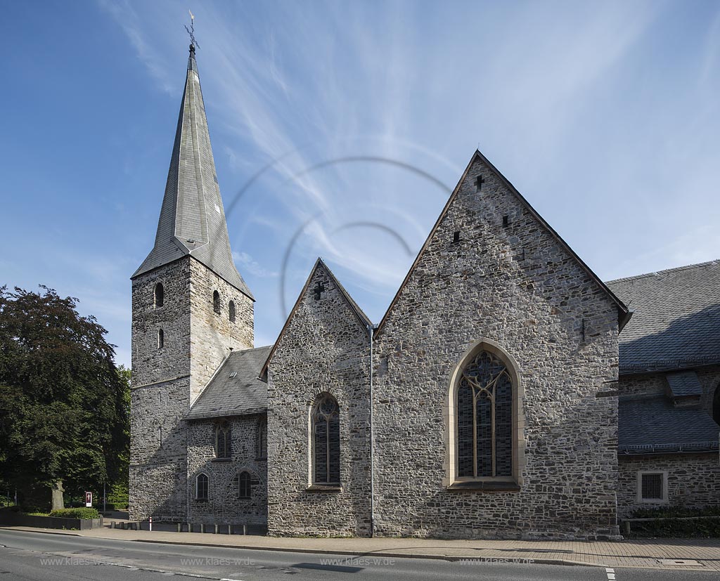 Iserlohn, evangelische St. Pankratiuskirche, auch Bauernkirche genannt mit blauem Himmel; Iserlohn, evangelic church St. Pankratius, also named Bauernkirche with blue sky.