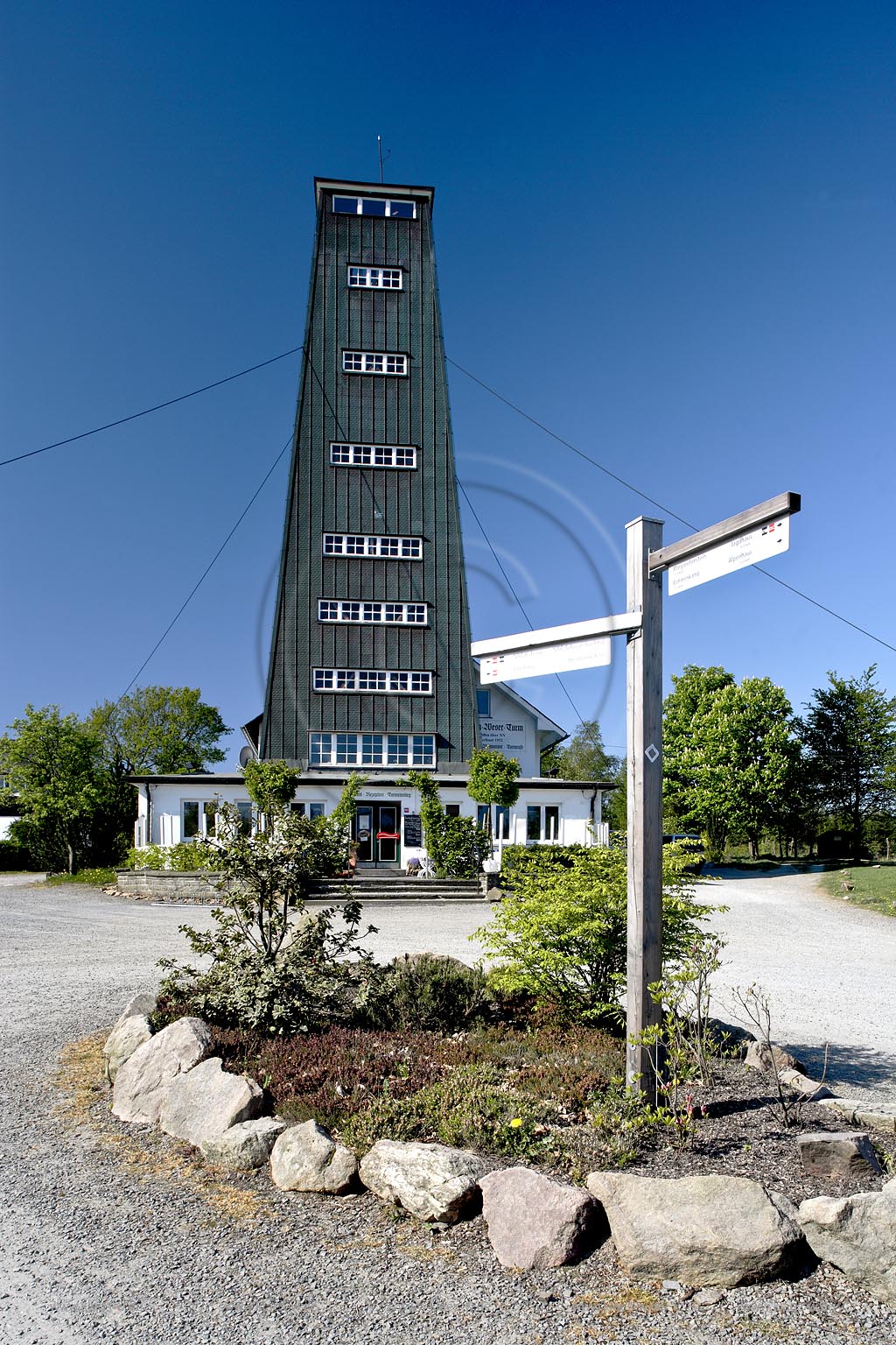 Kirchhundem, Oberhundem, Kreis Olpe, Blick auf Rhein-Weser-Turm, Sauerland