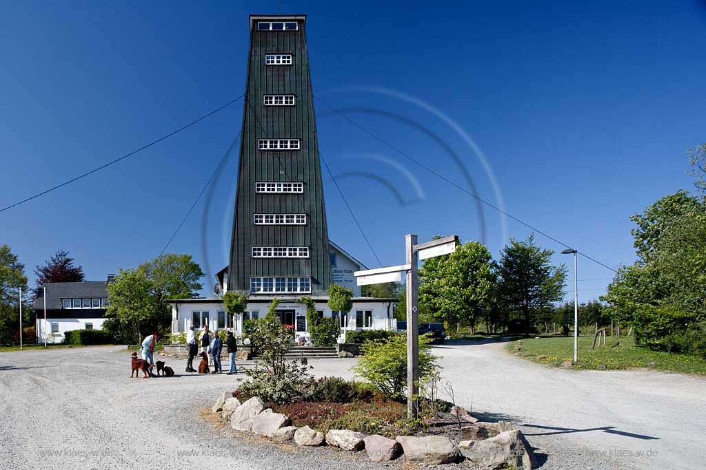 Kirchhundem, Oberhundem, Kreis Olpe, Blick auf Rhein-Weser-Turm, Sauerland