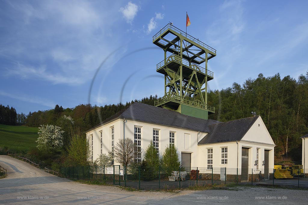 Lennestadt-Meggen, Bergbaumuseum Siciliaschacht mit Foerderturm; Lennestadt-Meggen, museum Bergbaumuseum Siciliaschacht.