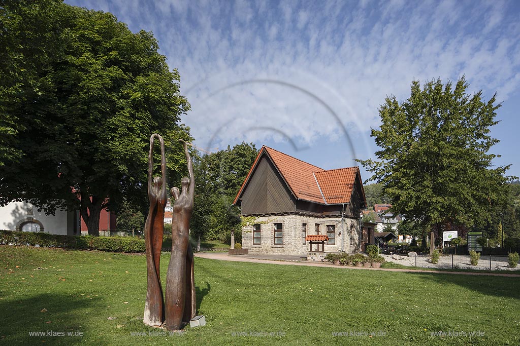 Marsberg, Bruno-Cappelletti-Skulptur "Drei Frauen"; Marsberg, sculpture of Bruno Cappelletti "Drei Frauen".