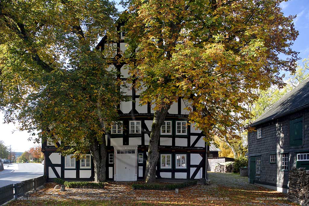 Medebach, Kuestelberg, Kstelberg, Hochsauerlandkreis, Blick auf Haus Ewers, Sauerland