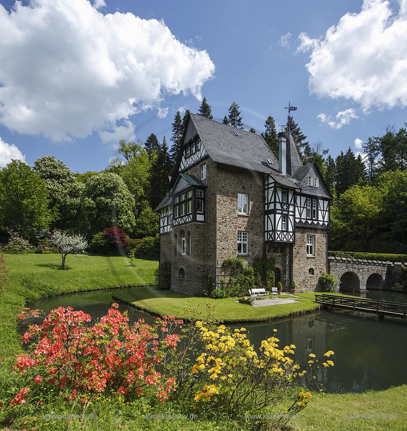 Meinerzhagen, Schloss Badinghagen, der alte Rittersitz Badinghagen, ist ein Wasserschloss; Meinerzhagen, moated castle Badinghagen.