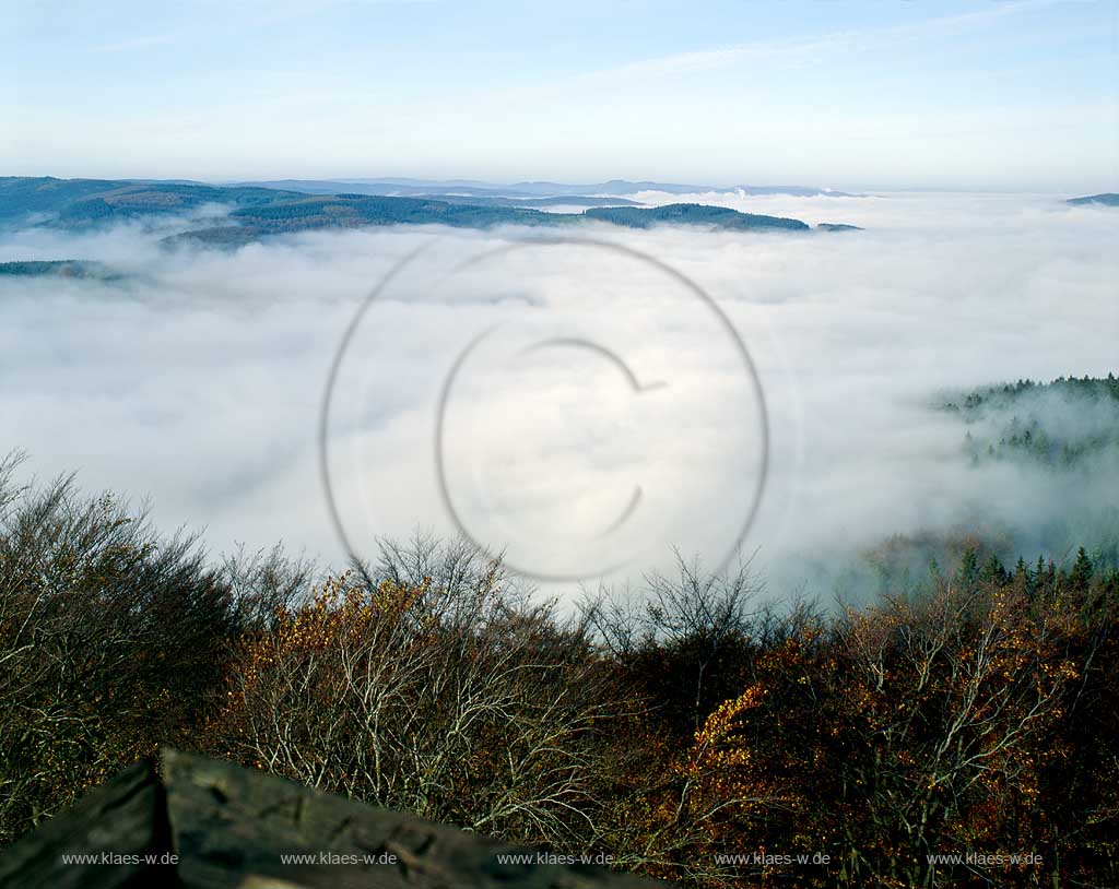 Meschede, Freienohl, Hochsauerlandkreis, Blick auf Herbstnebel ber, ueber Ruhrtal, Sauerland