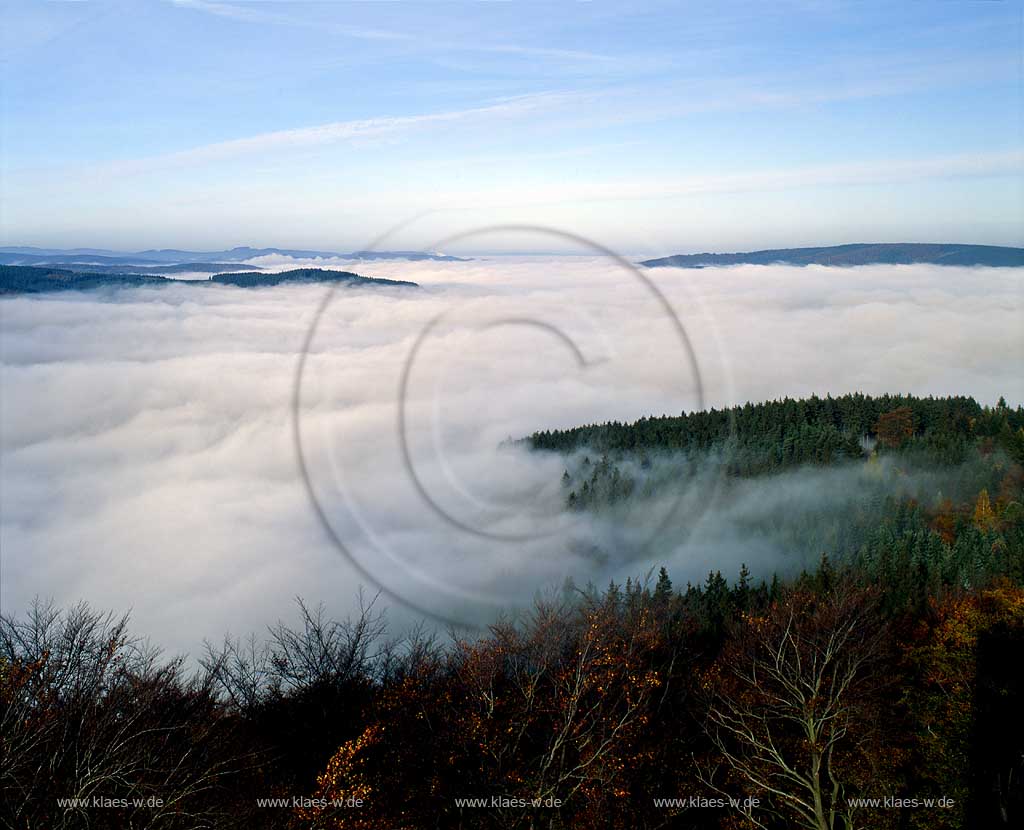 Meschede, Freienohl, Hochsauerlandkreis, Blick auf Herbstnebel ber, ueber Ruhrtal, Sauerland