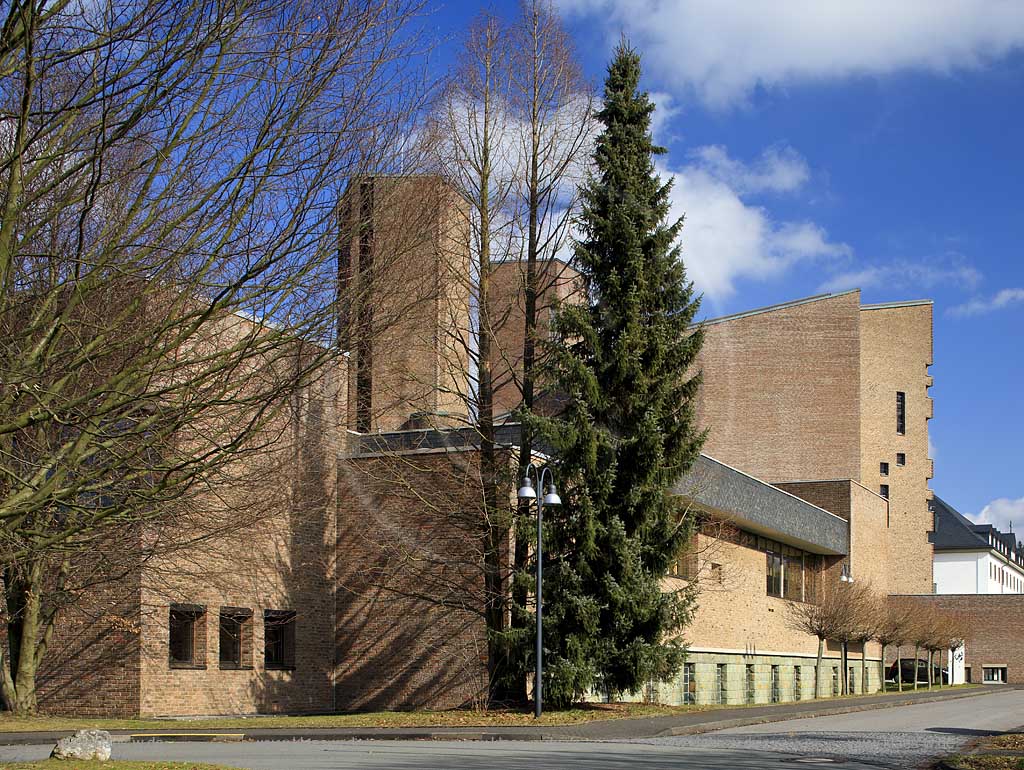 Meschede Abteikirche der Benediktiner Abtei Koenigsmuenster; 