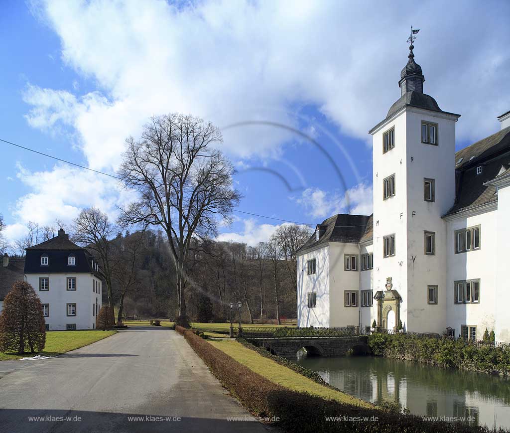 Meschede Schloss Laer im Ruhrtal, Castle Laer near Meschede in Ruhr valley