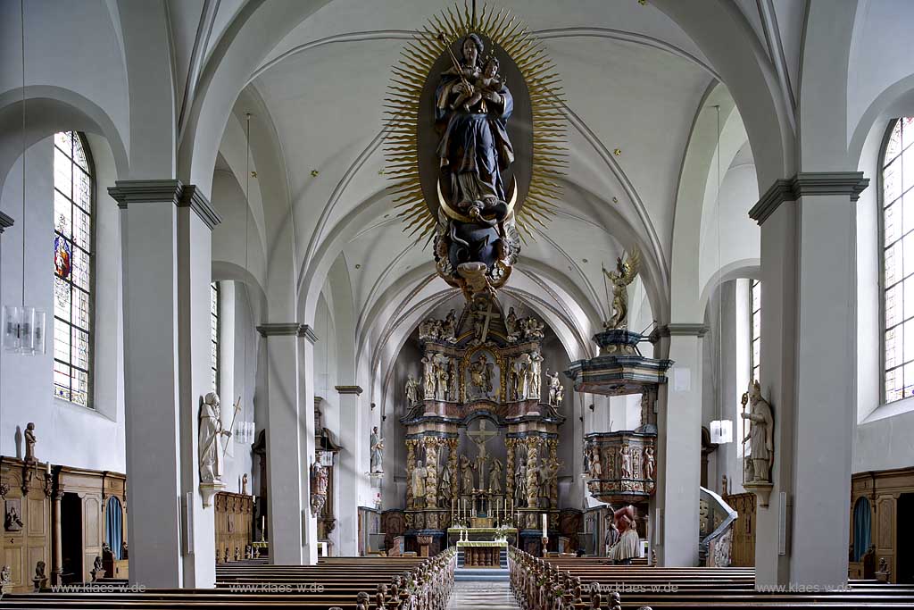 Moehnesee, Mhnesee, Koerbecke, Krbecke, Kreis Soest, Blick in barocke St. Pankratius Kirche, Sauerland