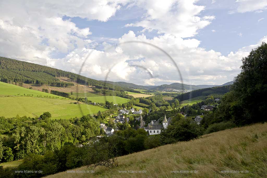 Olsberg, Brunskappel, Hochsauerlandkreis, Blick auf Ort und Landschaft, Sauerland